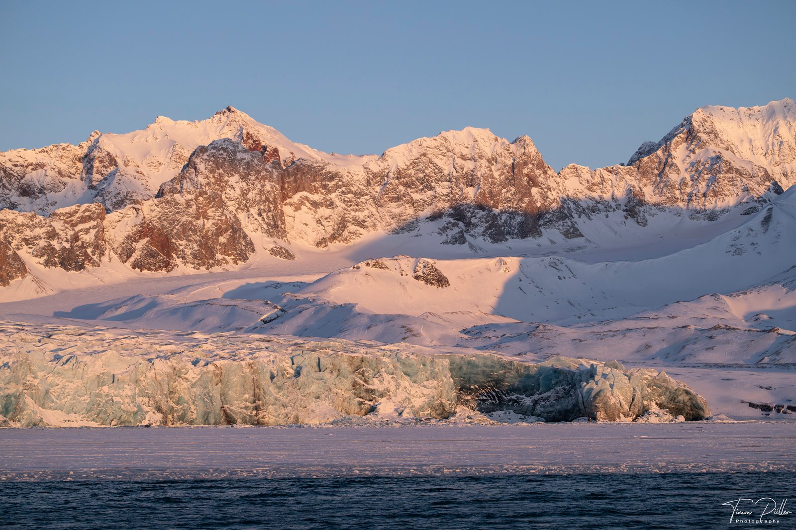 Winterzauber Tag 6: Kongsfjord und der 14th of July Gletscher